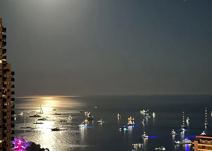 Vue Mer A Proximite De Monaco
